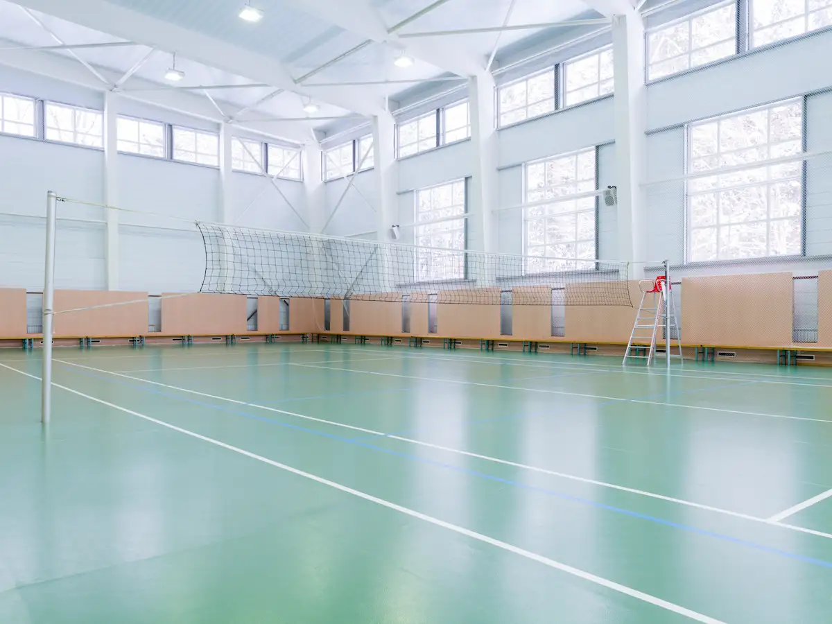 Płyny antypoślizgowe do podłóg sportowych: Komfort i bezpieczeństwo